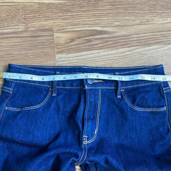 Old Navy Mid-Rise Wow Bootcut Jeans – Size 4 in Dark Wash New - Picture 5 of 9